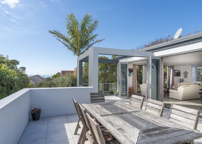  at 2B Aberdeen Road, Campbells Bay, North Shore City, Auckland