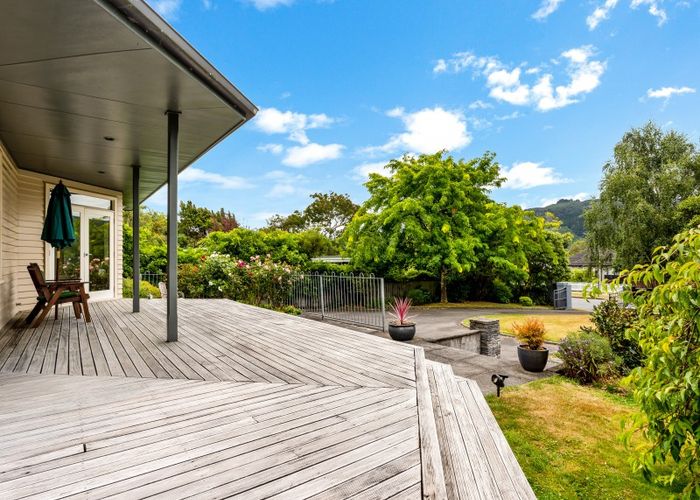  at 72 Heretaunga Square, Silverstream, Upper Hutt