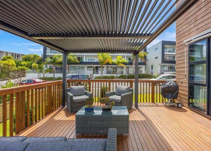  at 2 Seafarer Crescent, Stanmore Bay, Rodney, Auckland