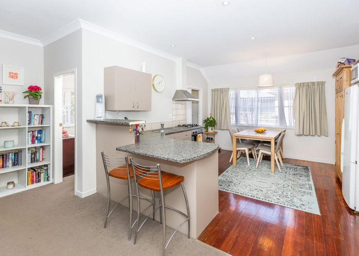  at 228 Fox Street, Hamilton East, Hamilton