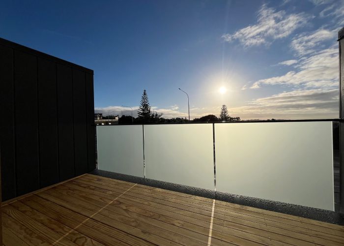  at 2/506 Glenfield Road, Bayview, North Shore City, Auckland