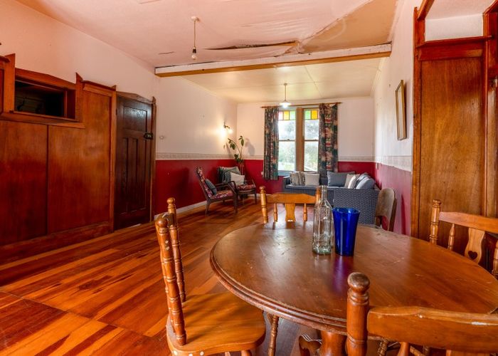  at 33 Tasman Road, Otaki Beach, Otaki