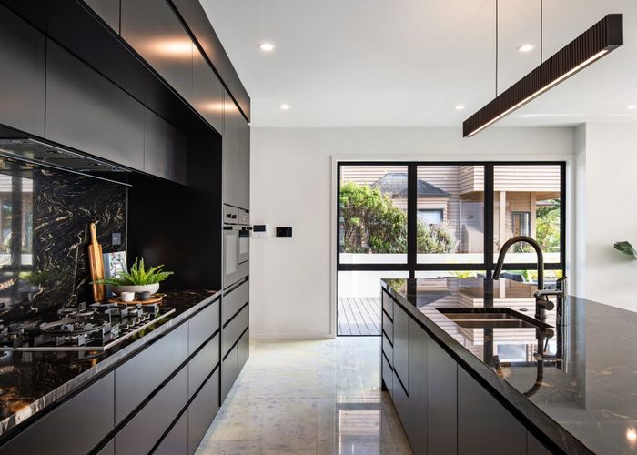  at 18A The Esplanade, Eastern Beach, Manukau City, Auckland