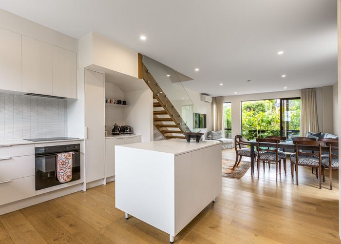  at 2/37 Glen Atkinson Street, Saint Heliers, Auckland City, Auckland