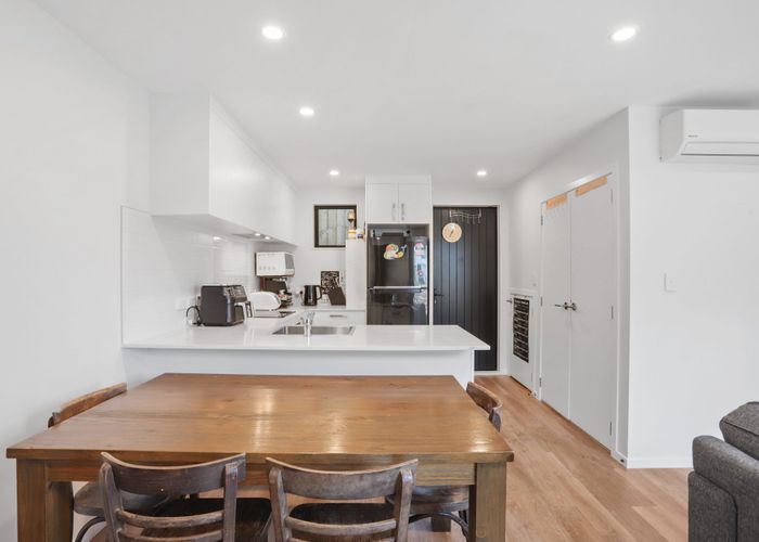  at 5 Tokai Place, Glen Eden, Waitakere City, Auckland