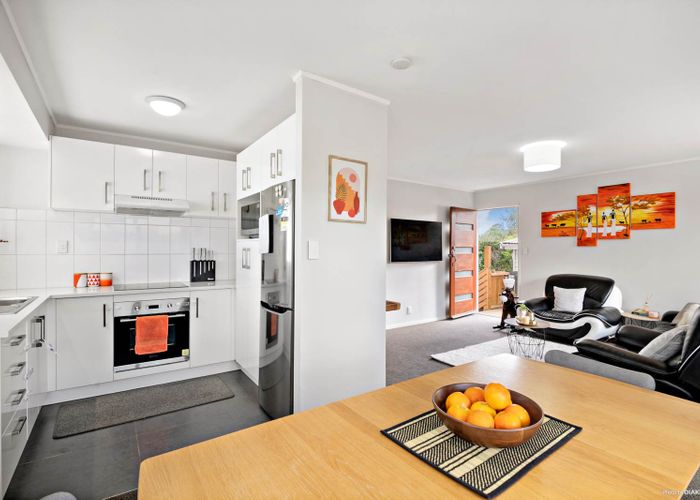  at 2/22 Myers Road, Manurewa East, Auckland