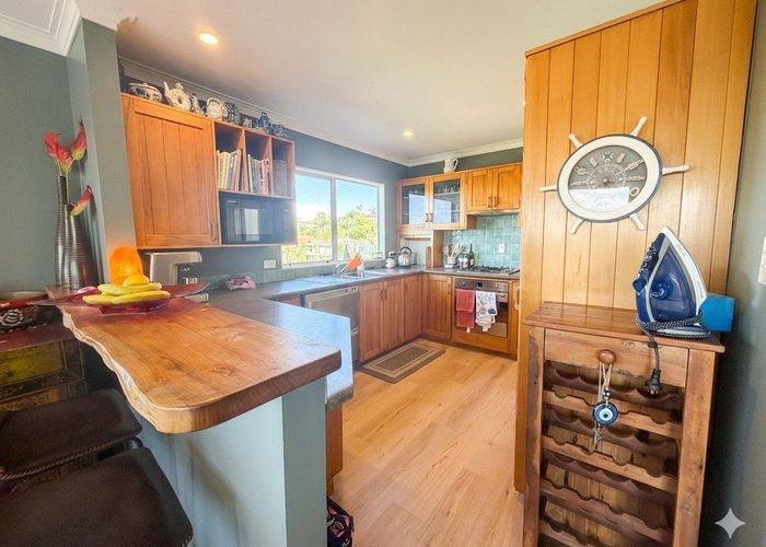  at 24 Surf Road, Stanmore Bay, Rodney, Auckland