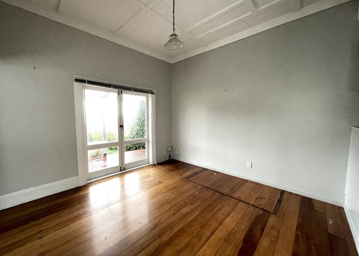  at 2/20 Ngataringa Road, Devonport, North Shore City, Auckland