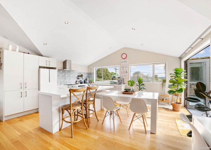  at 2/293 Albany Highway, Rosedale, Auckland