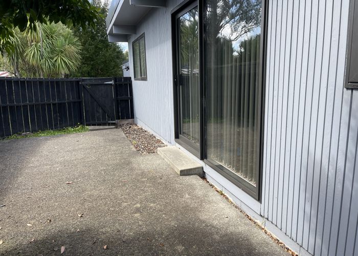 at 1/29 Camelot Place, Glenfield, North Shore City, Auckland