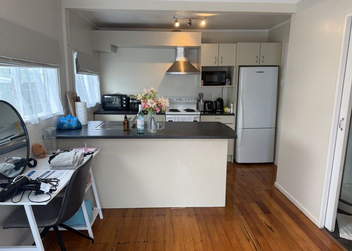  at 2/54 Ferry Parade, Herald Island, Waitakere City, Auckland