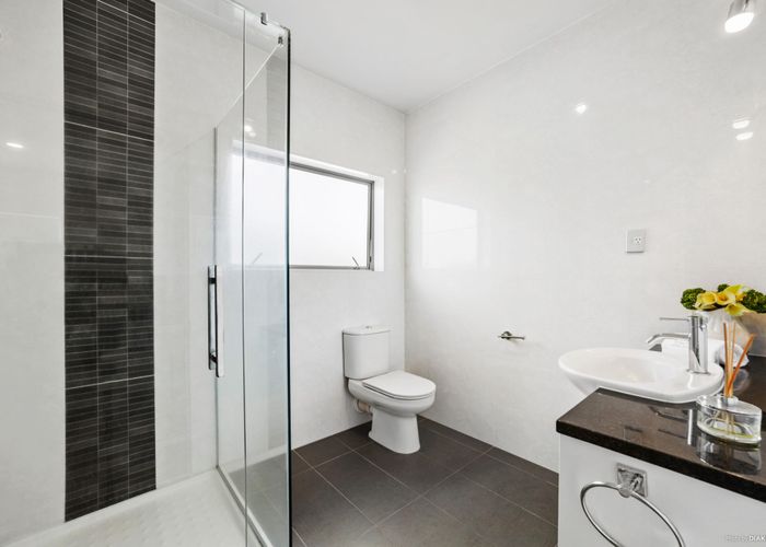  at 2/63 Pupuke Road, Hillcrest, North Shore City, Auckland