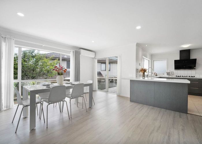  at 8 Canyon Drive, Albany, North Shore City, Auckland