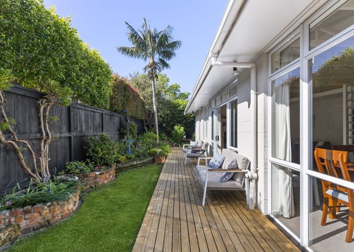  at 2/118 Victoria Road, Devonport, Auckland