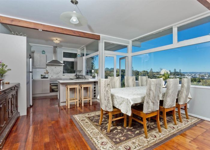  at 39 Bel Air Drive, Hillsborough, Auckland