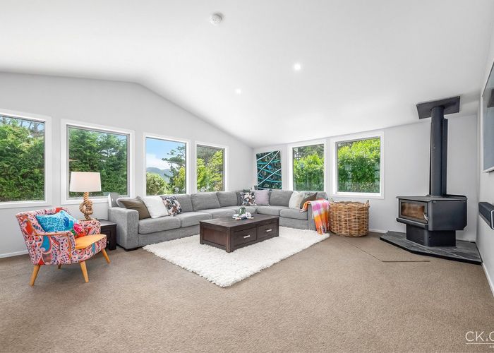  at 10 Cottle Park Drive, Normandale, Lower Hutt, Wellington