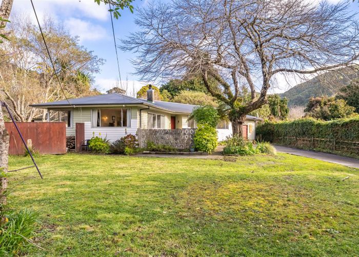  at 4 Birch Terrace, Birchville, Upper Hutt