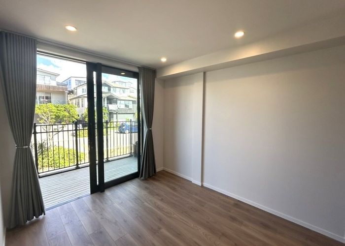  at 9/19 Windlass Street, Long Bay, Auckland