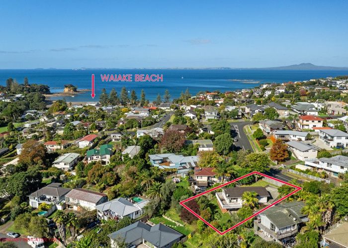  at 8 Weatherly Road, Torbay, Auckland