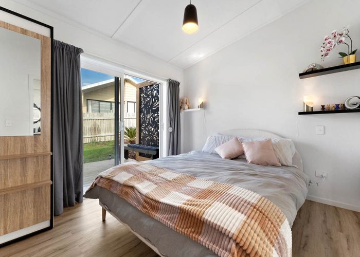  at 21a Patts Avenue, Glendene, Waitakere City, Auckland