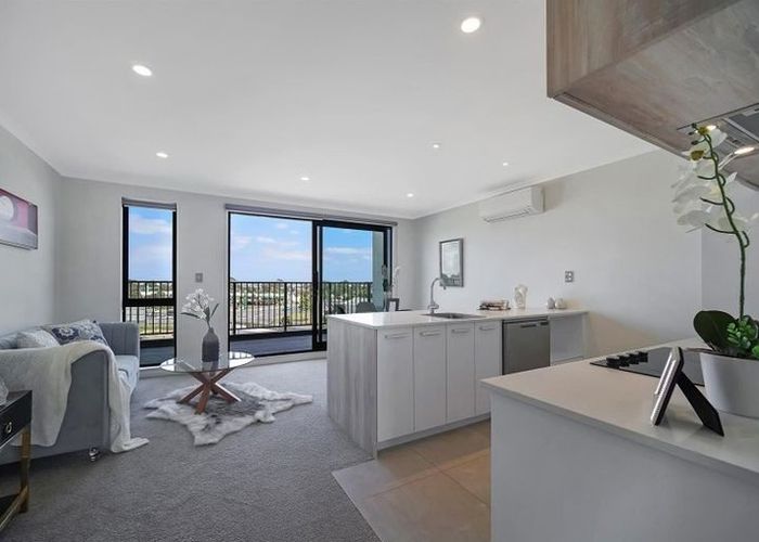  at 6/2 Mahalo Avenue, Wiri, Manukau City, Auckland