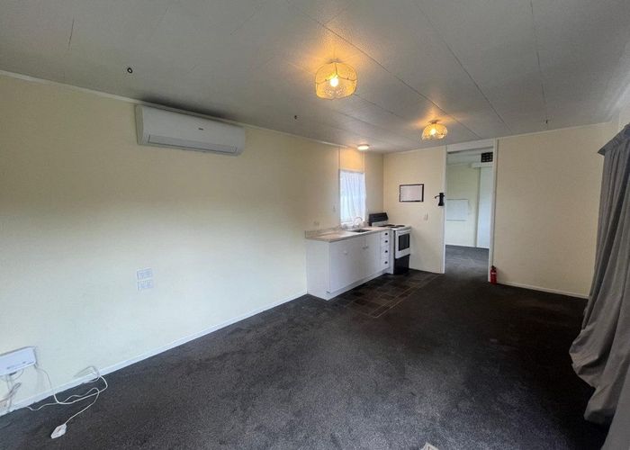  at 425 Great North Road, Henderson, Waitakere City, Auckland