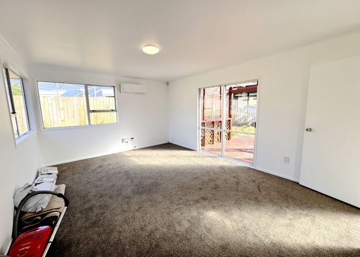  at 38 Chislehurst Street, Henderson, Waitakere City, Auckland