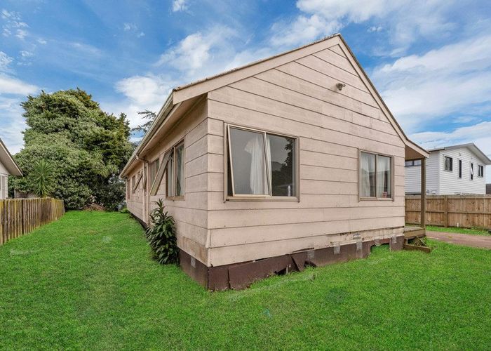  at 118 Shifnal Drive, Randwick Park, Manukau City, Auckland