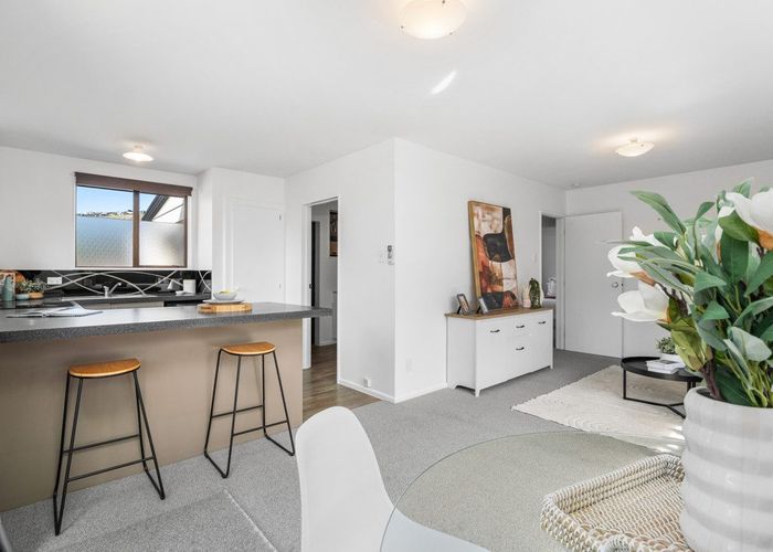  at 1/5 Clonbracken Lane, Heathcote, Christchurch City, Canterbury