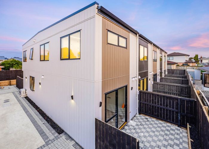  at Lot 4, 9 Grande Vue Road, Papatoetoe, Manukau City, Auckland