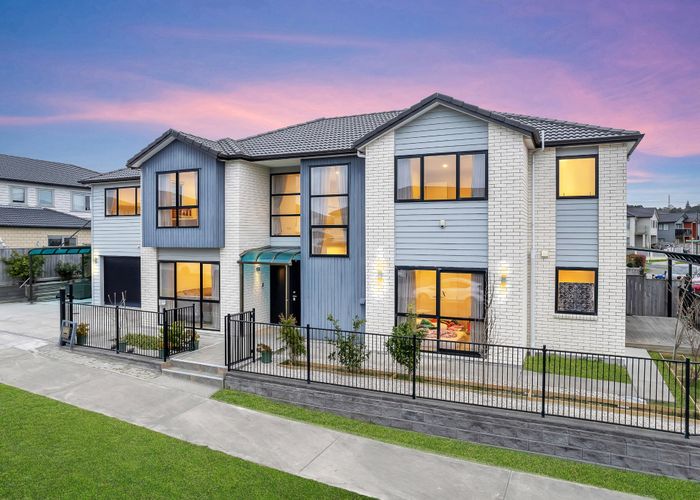  at 52 Hikuawa Road, Flat Bush, Auckland