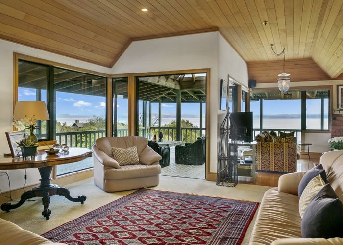  at 18 Whakamoenga Point, Acacia Bay, Taupō