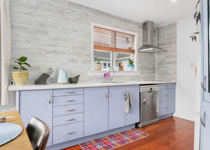  at 12 Clarkin Road, Fairfield, Hamilton