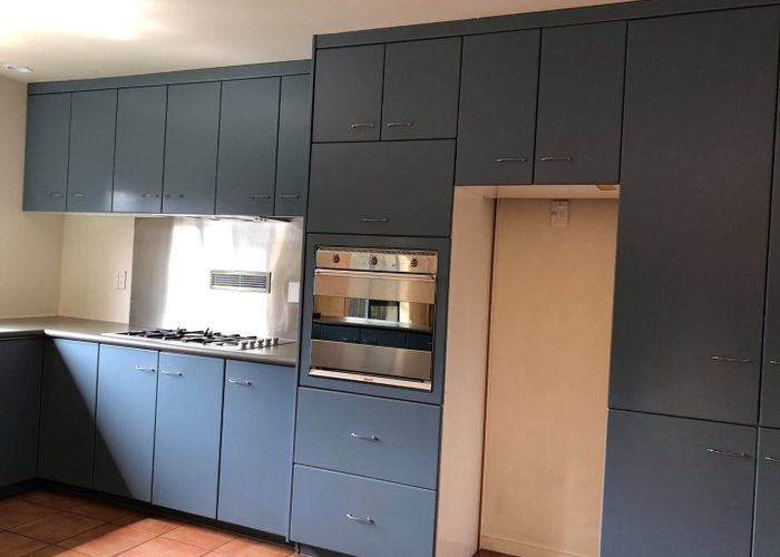  at 2/13 Havelock Avenue, Forrest Hill, North Shore City, Auckland