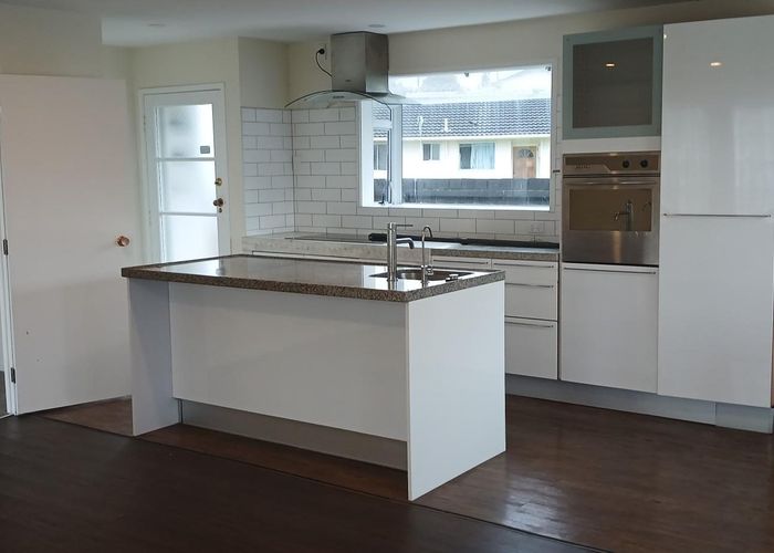  at 16A Vanden Place, Henderson, Auckland