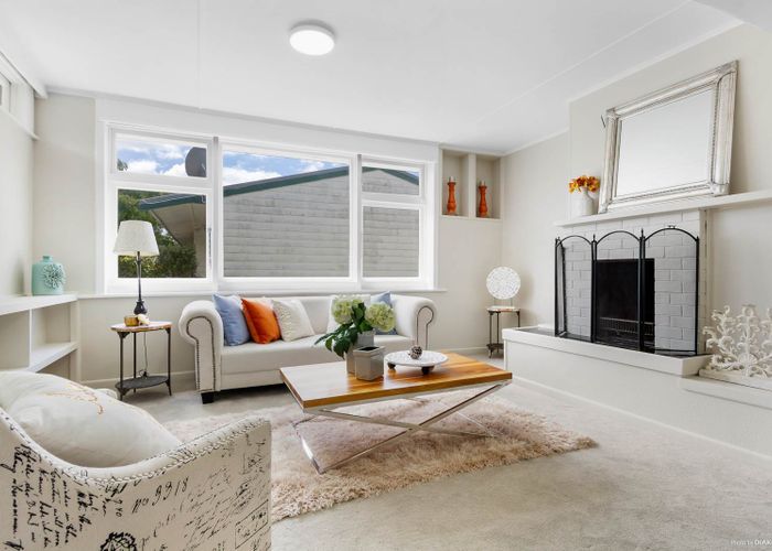  at 2/42 Pomaria Road, Henderson, Auckland
