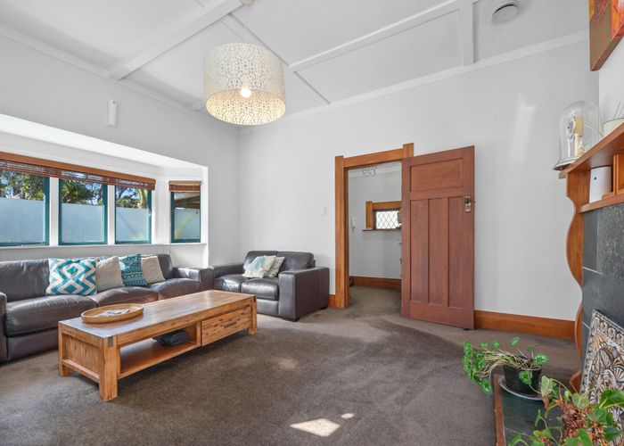 at 1/305 Lake Road, Hauraki, Auckland