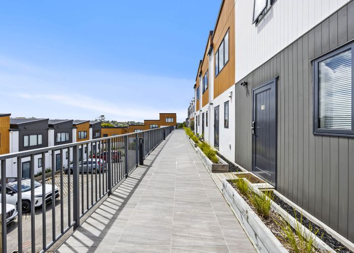  at 16/18 Hewlett Road, Massey, Waitakere City, Auckland