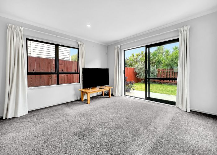  at 71 Kaimoana Street, Weymouth, Auckland