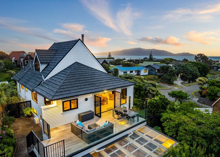  at 13 Frances Street, Waikanae Beach, Kapiti Coast, Wellington