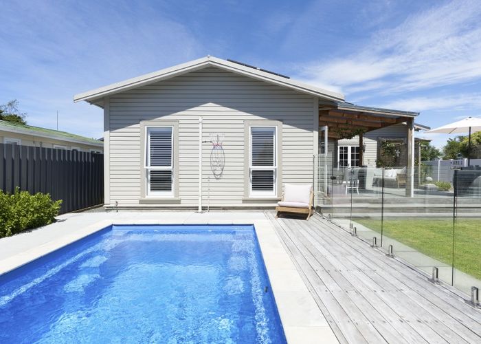  at 303 Mclean Street, Saint Leonards, Hastings