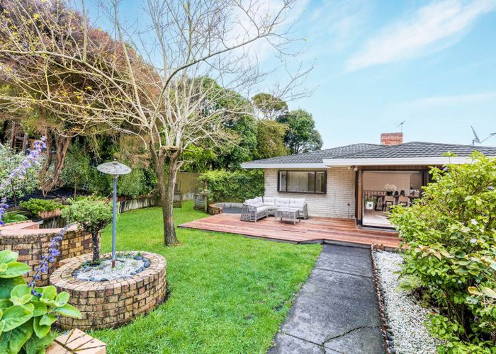  at 16 Trevone Pl, Forrest Hill, North Shore City, Auckland
