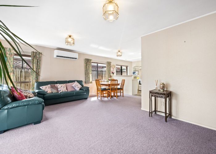  at 1/73 Aviemore Drive, Highland Park, Manukau City, Auckland