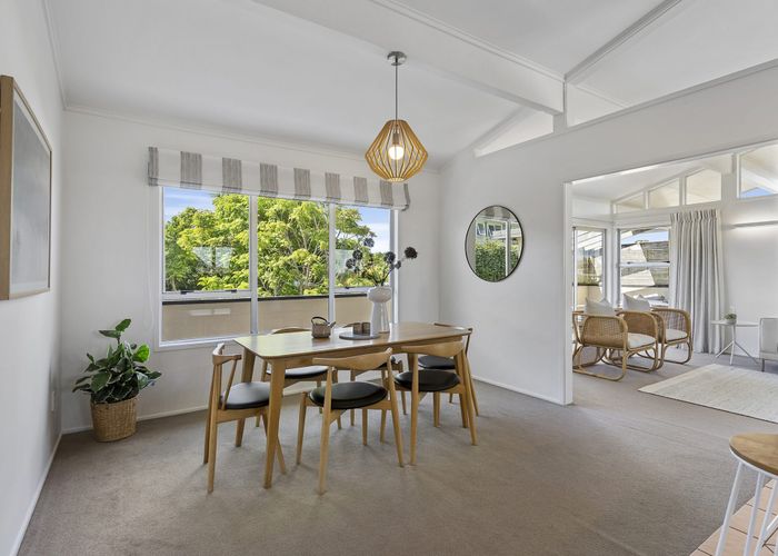  at 1/42 Knightsbridge Drive, Forrest Hill, Auckland