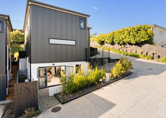  at 48A Peter Terrace, Castor Bay, North Shore City, Auckland