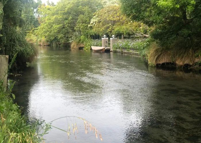  at 8 Clifford Avenue, Fendalton, Christchurch City, Canterbury