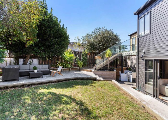 at 1/102 East Coast Road, Forrest Hill, Auckland