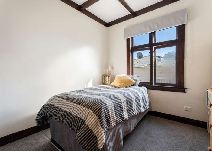  at 20 Hayr Road, Three Kings, Auckland
