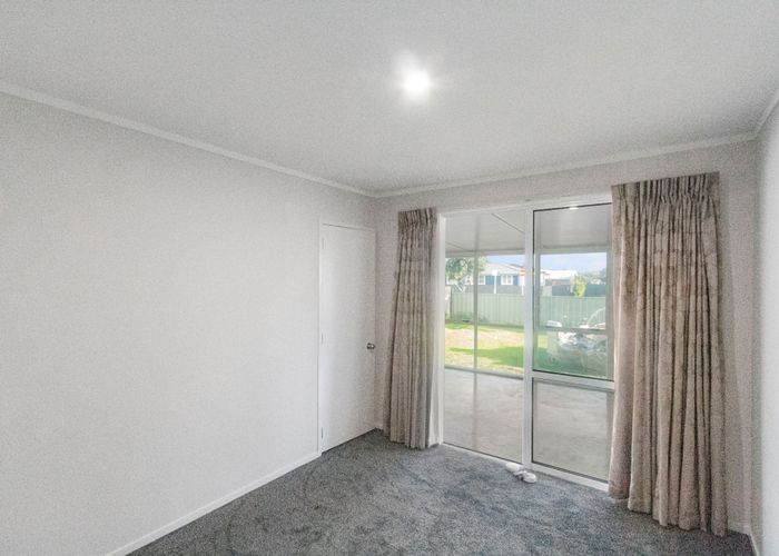  at 122 Bruce Maclaren Road, Henderson, Waitakere City, Auckland