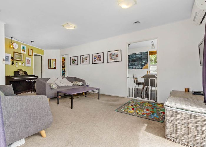  at 2 Longreach Drive, Sunnyvale, Waitakere City, Auckland